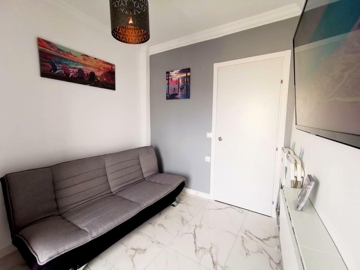 Pure Bliss Luxury Beachfront Apartment With Panoramic Sea Views, Electric Bbq, Gym Equipment And More Agia Triada  Exterior foto