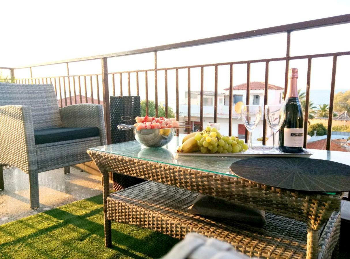 Pure Bliss Luxury Beachfront Apartment With Panoramic Sea Views, Electric Bbq, Gym Equipment And More Agia Triada  Exterior foto