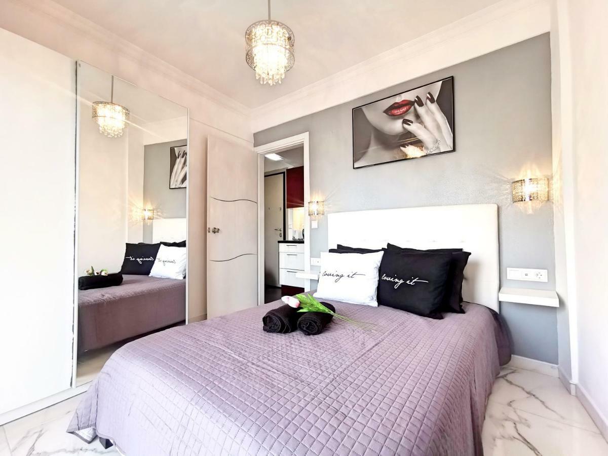 Pure Bliss Luxury Beachfront Apartment With Panoramic Sea Views, Electric Bbq, Gym Equipment And More Agia Triada  Exterior foto